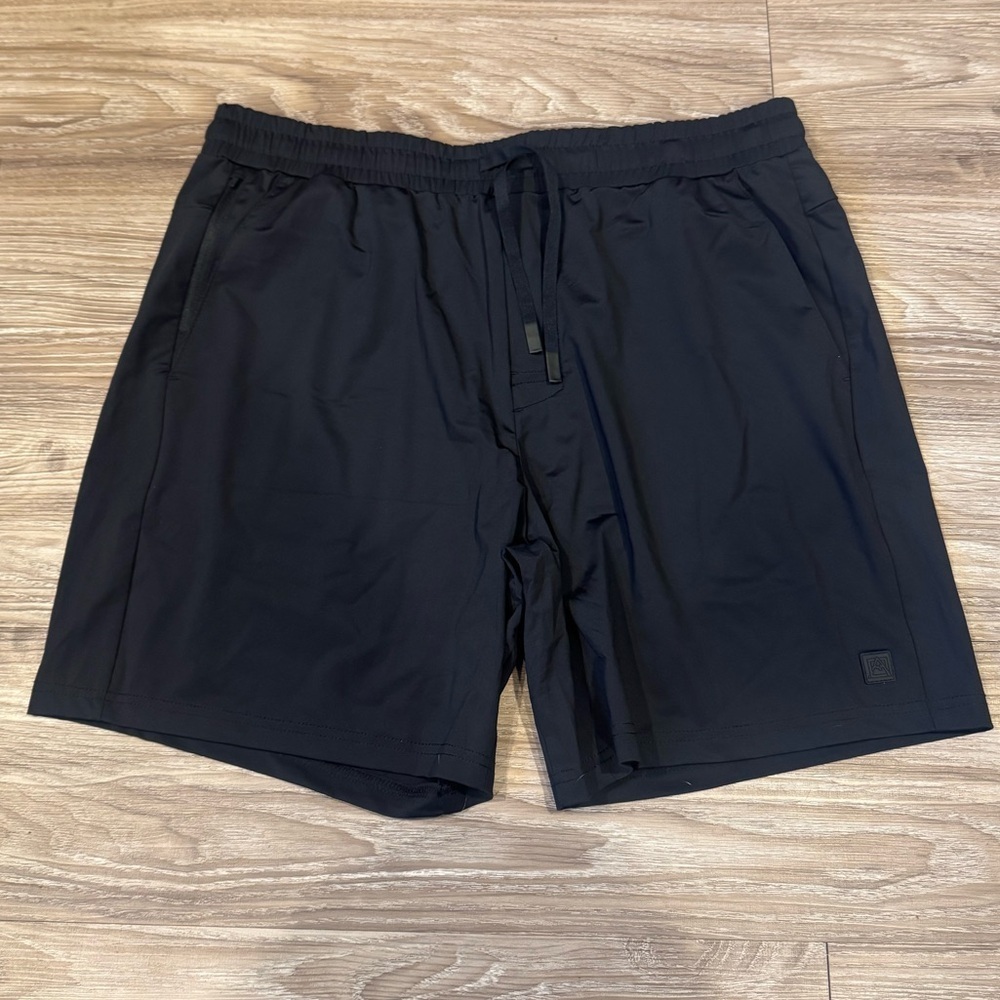 Avalanche Black Outdoor athletic shorts size large men's